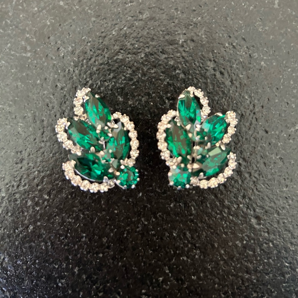 Vintage 1950s Weiss Clip on Earrings